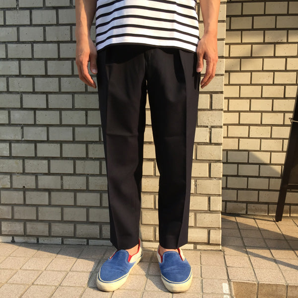 FRONT PLEATS PEGTOP SIDELINE ORGANIC WOOL TROPICAL