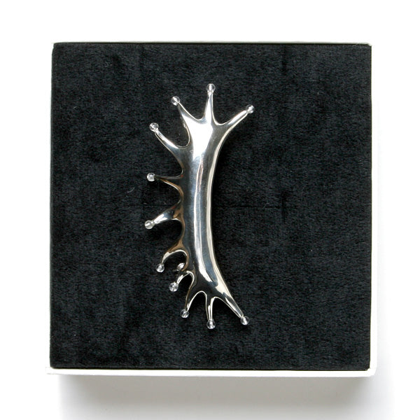 trap flower motif ear cuff