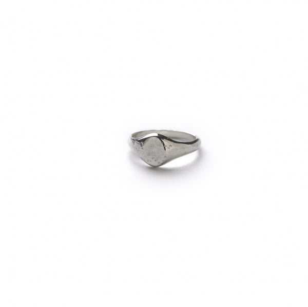 NOVEL LIGHT(SMALL OVAL SIGNET RING / HAMMERED)