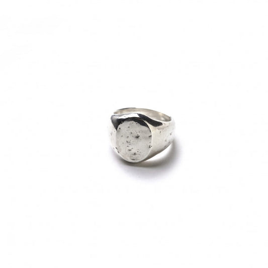 STATE HOUSE(OVAL SIGNET RING / HAMMERED)
