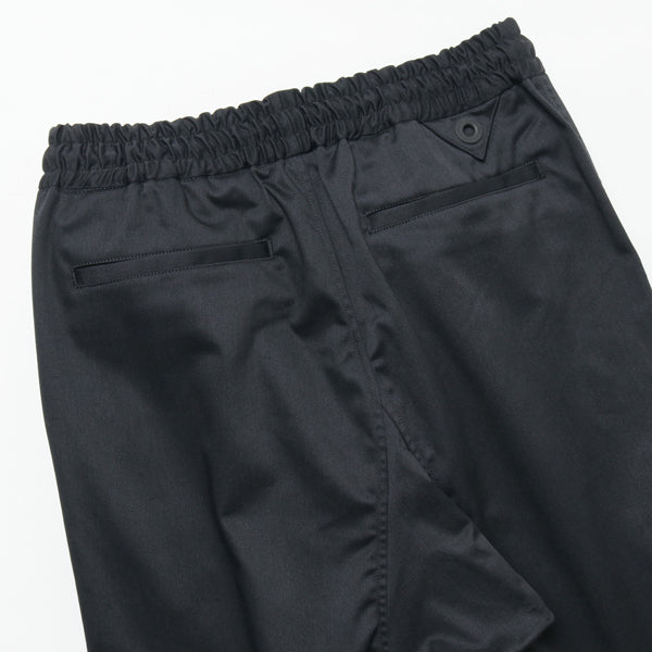 TWILL STRETCHED DARTED PANTS
