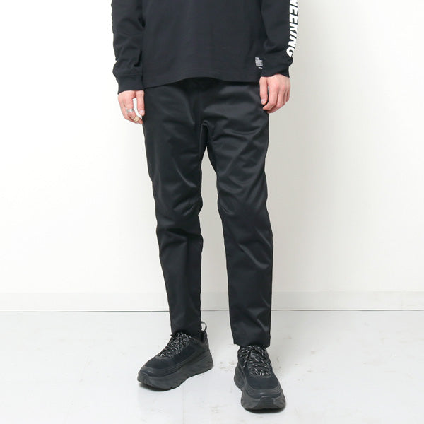 TWILL STRETCHED DARTED PANTS