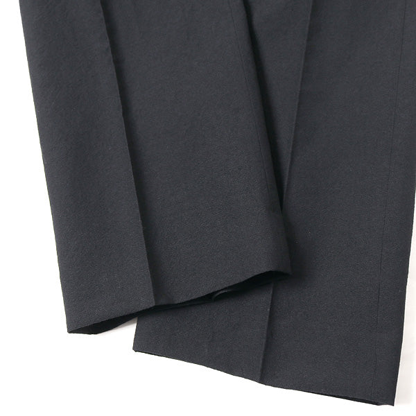 STRAIGHT SILHOUETTE SLACKS