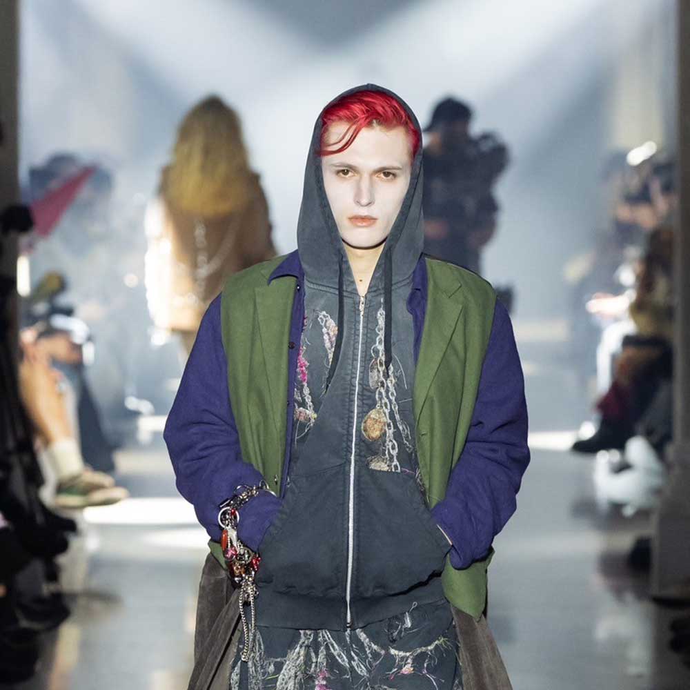 EMBROIDERED CHAIN ZIP-UP HOODIE