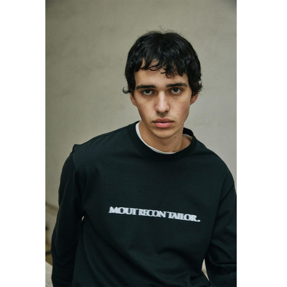 MOUT BLUR LOGO LONG SLEEVE T-SHIRT