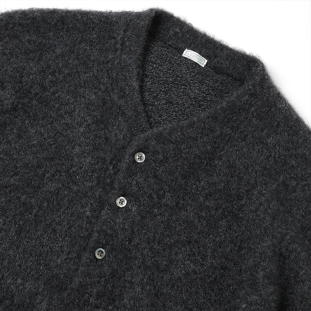 Cashmere Middle Gauge Henley Neck Sweater