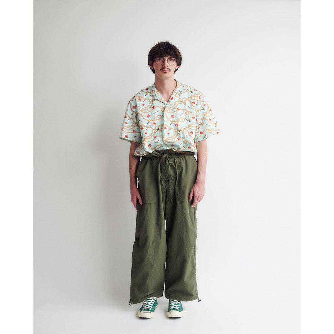 High-waisted pants
