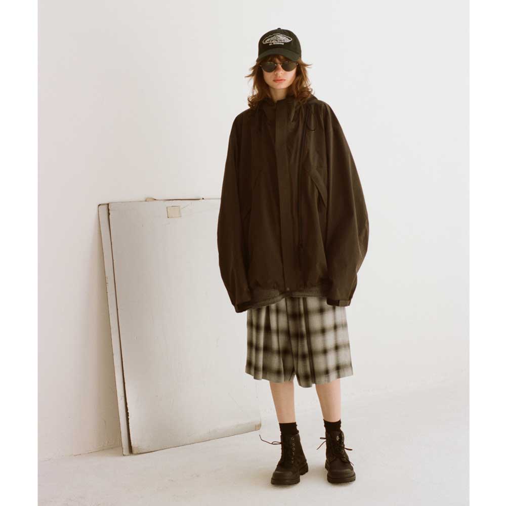 3TUCKED CROP SHORTS