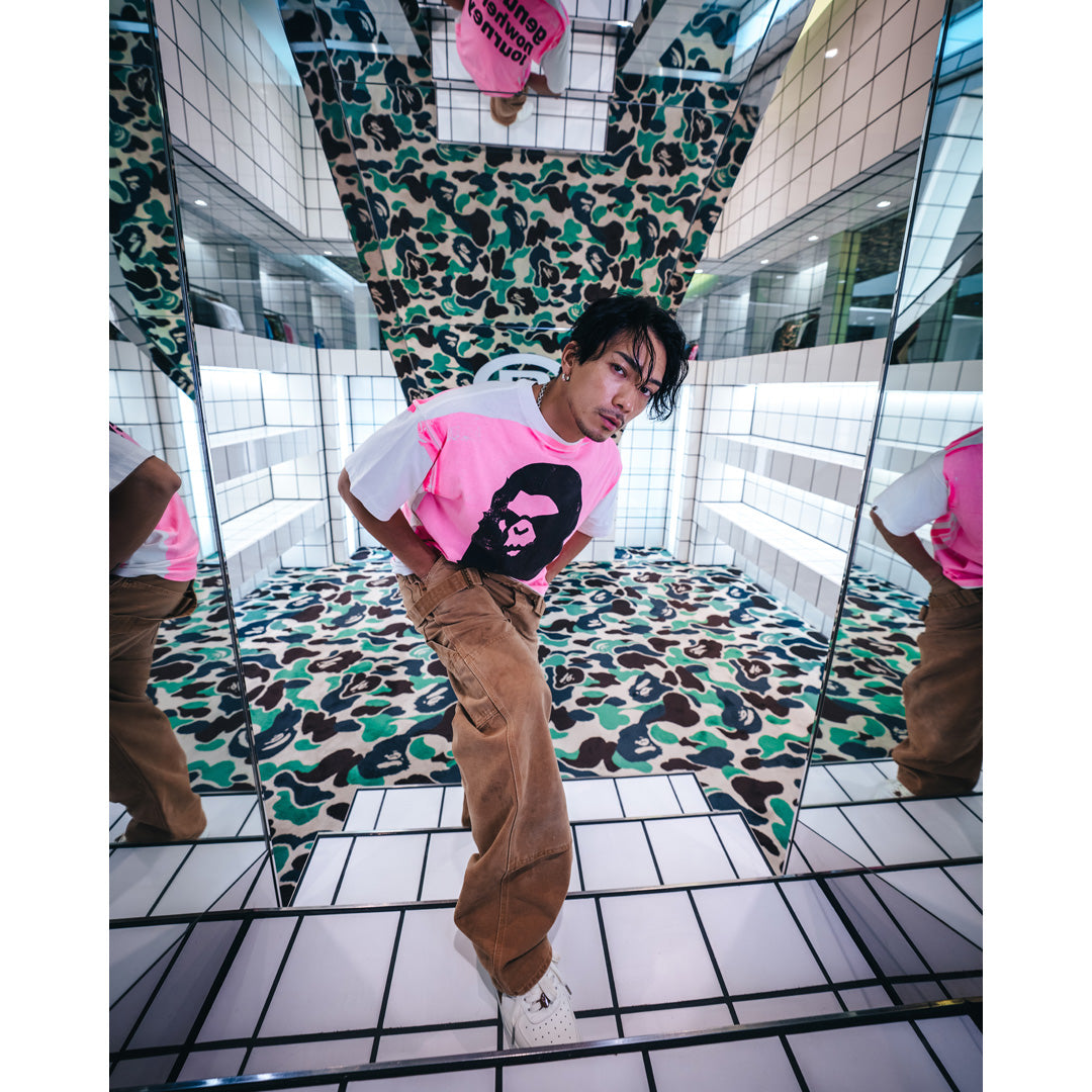 SAINT Mxxxxxx × A BATHING APE® SS TEE HANDPRINT WHITE×PINK
