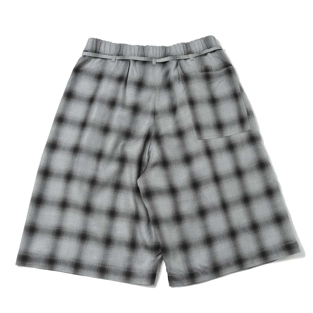 3TUCKED CROP SHORTS