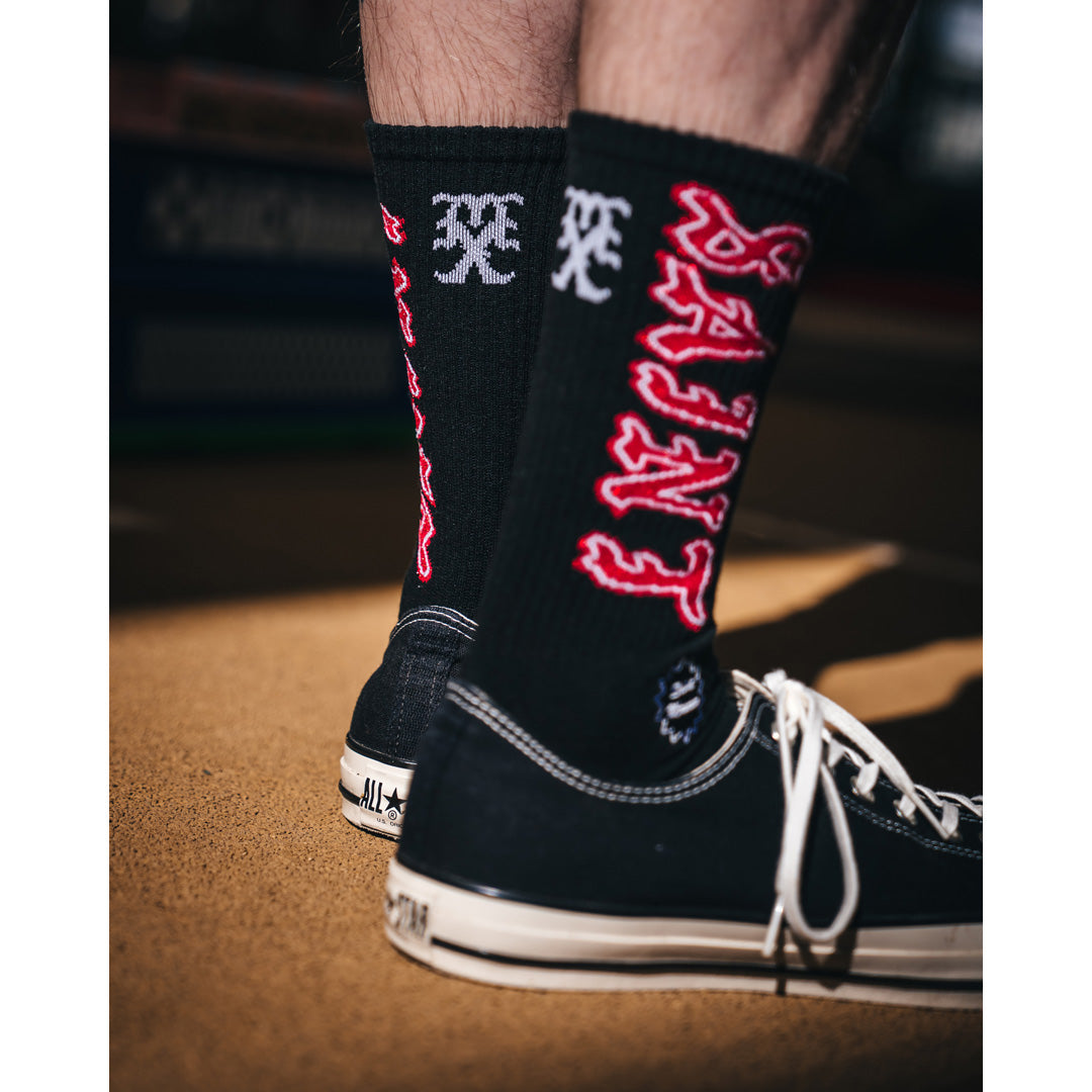 SOCKS/SAINT BLACK×RED