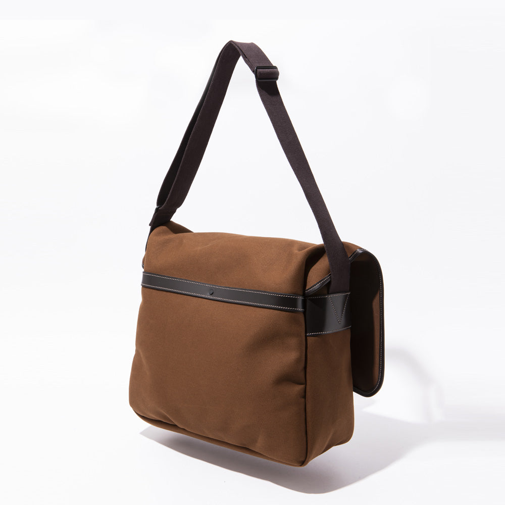Brady × nonnative KINGSWOOD