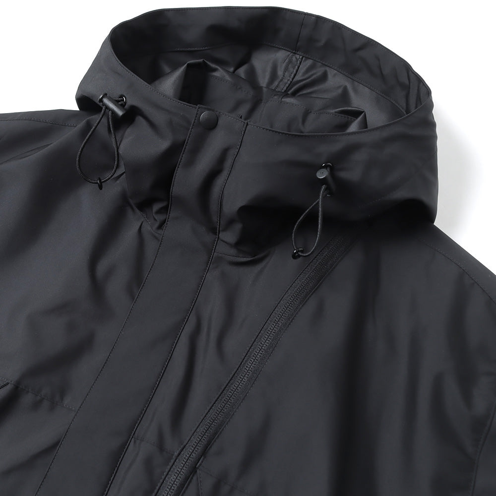 SLANT ZIP PARKA