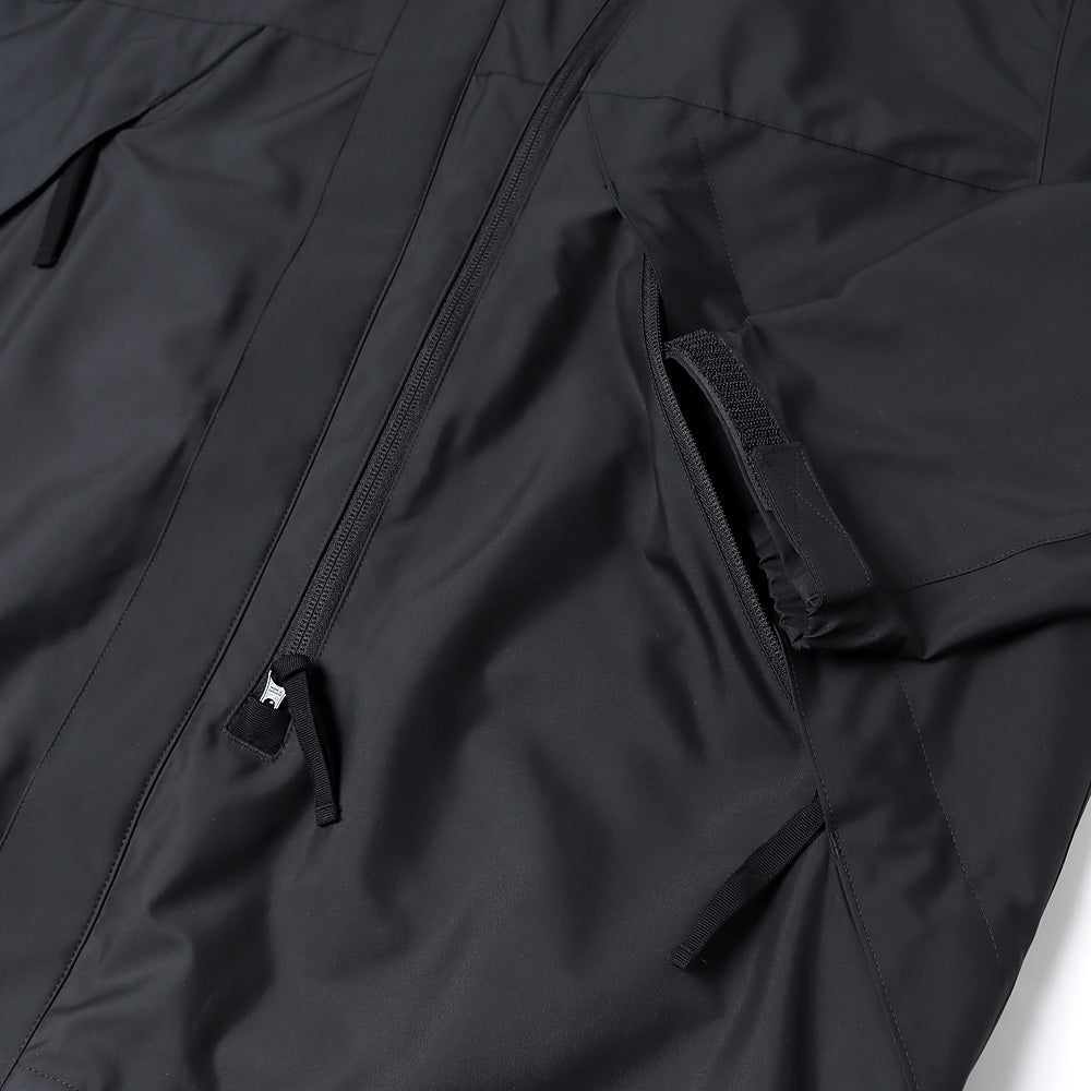 SLANT ZIP PARKA