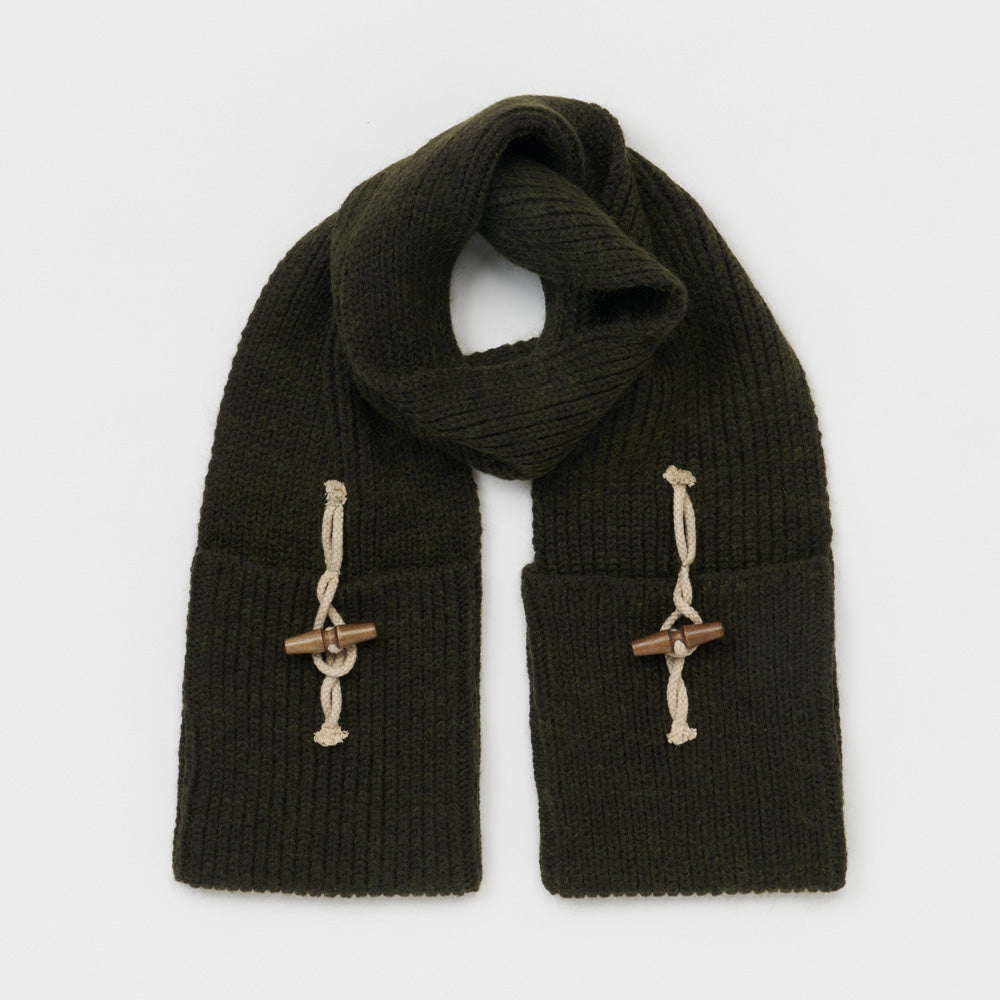 knitted pocket scarf