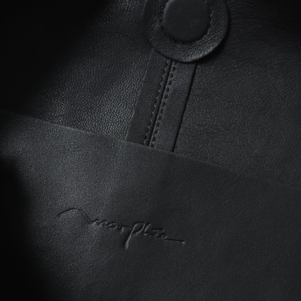 SQUARE SHOULDER