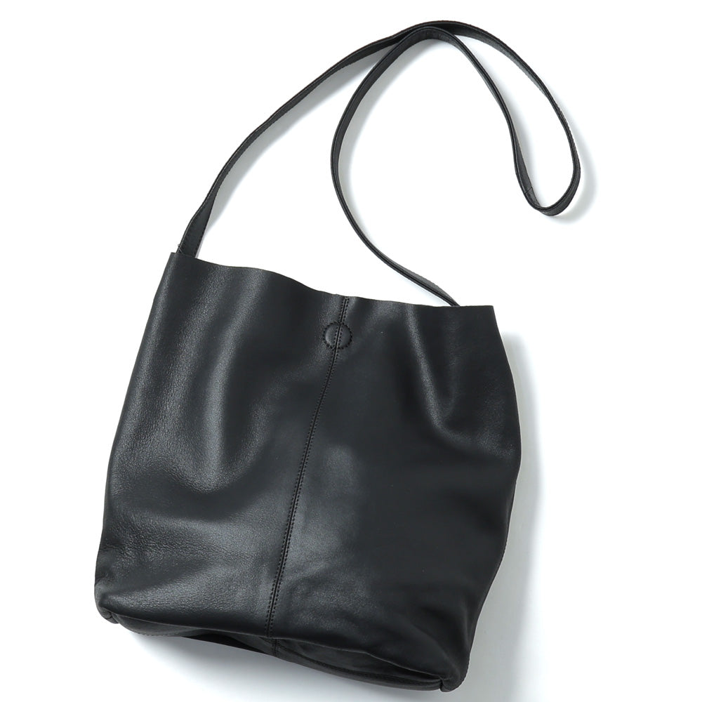 SQUARE SHOULDER