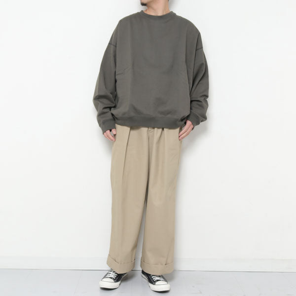HUGE SWEAT SHIRT