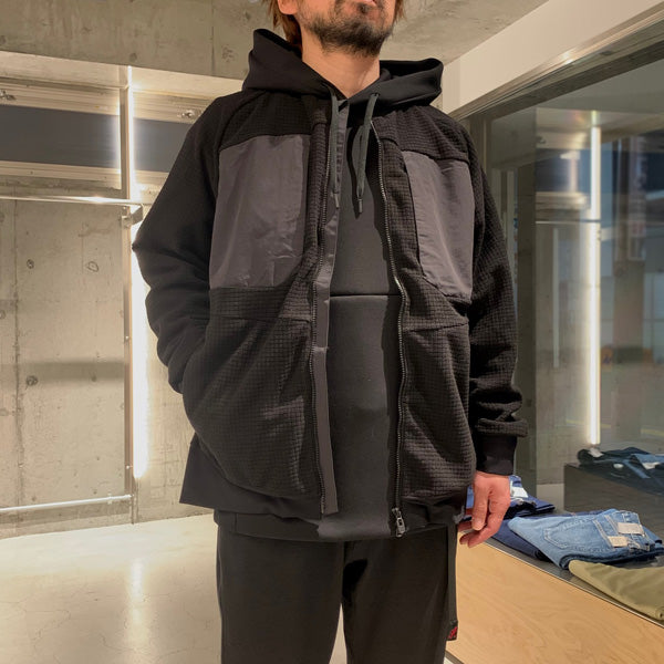 ZIPPED JACKET