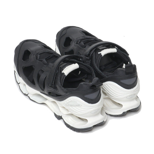 bp×Mizuno sneaker