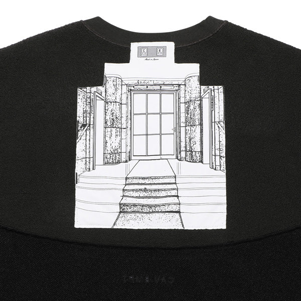 ROUND CUT LINE CREW NECK