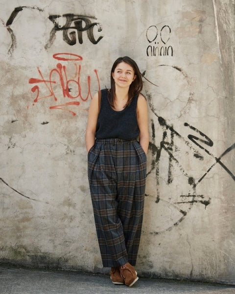 TUCK TROUSERS