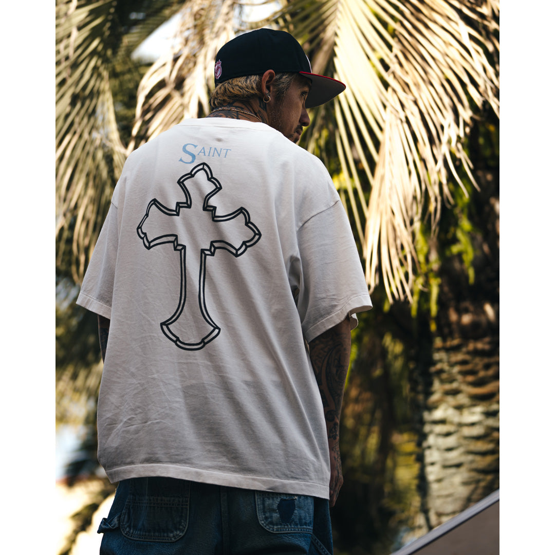 SAINT Mxxxxxx × 2PAC S/S TEE 2PAC WHITE
