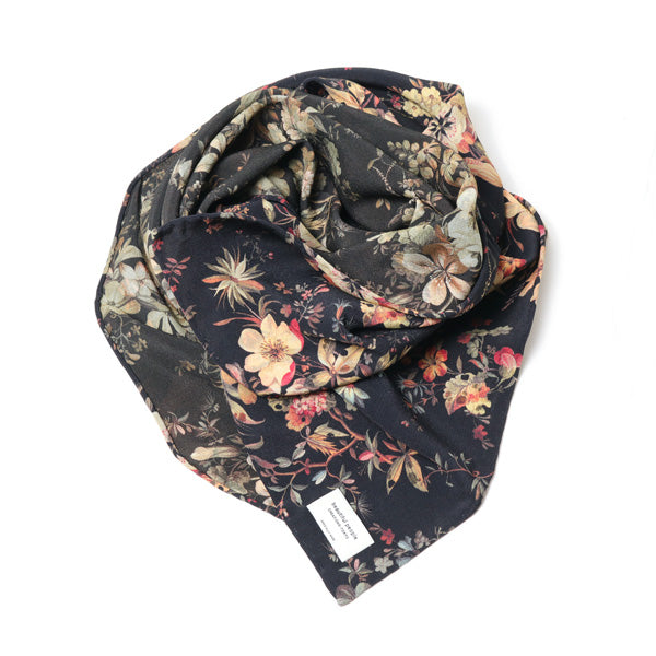 w face flower print scarf