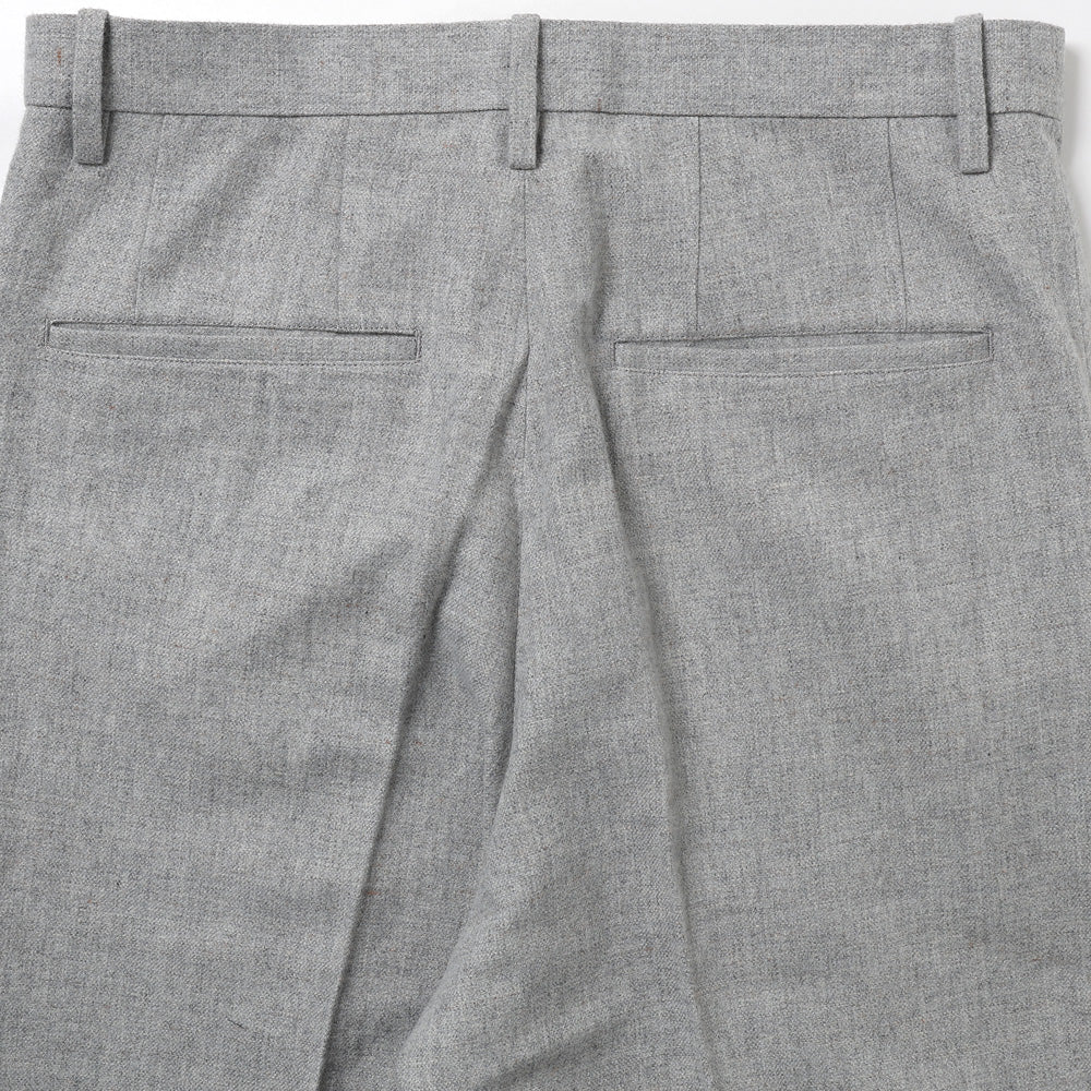 LOOSER-FITTING SLACKS