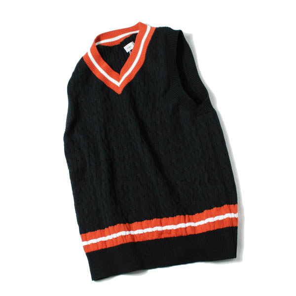 Line knit vest