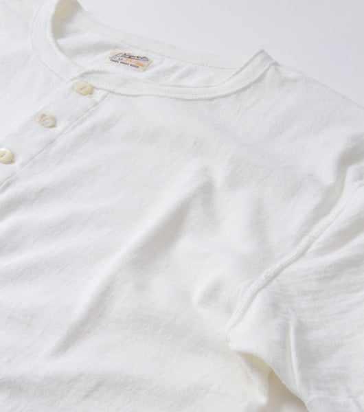 HENLEY NECK TEE