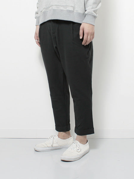 Knit Tuck Tapered Pants