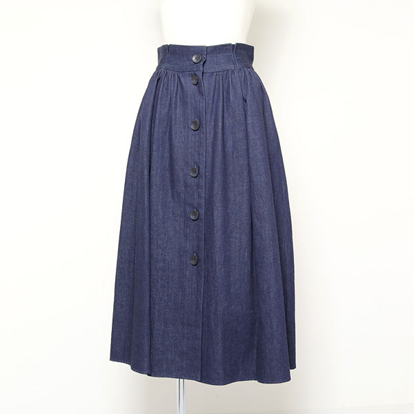 Front button skirt