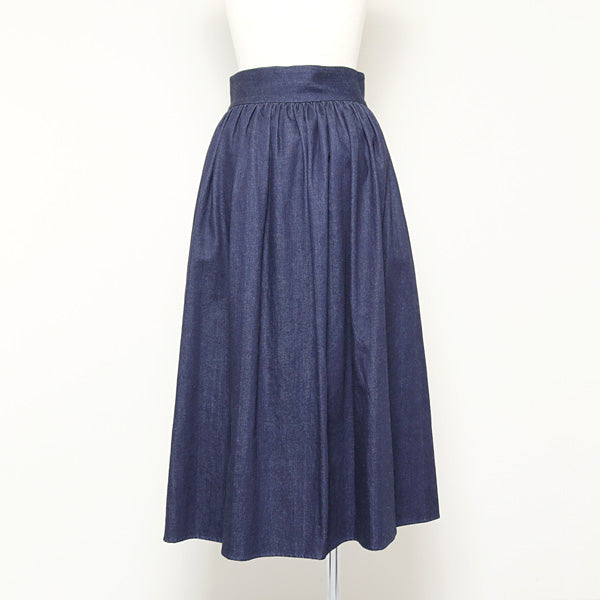 Front button skirt