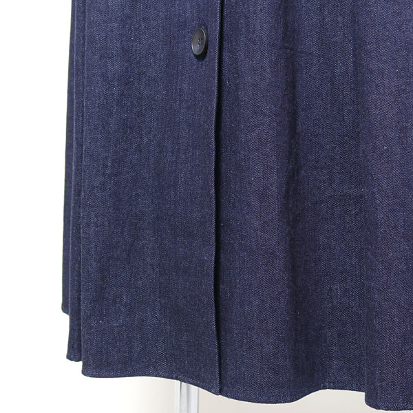 Front button skirt