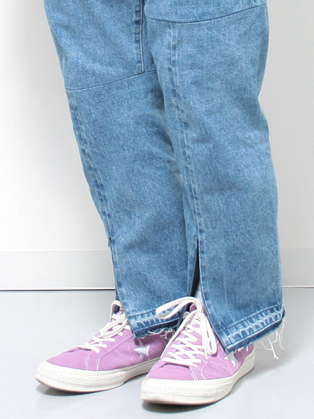 TWIST TAPPERD DENIM PANTS