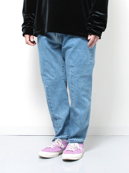 TWIST TAPPERD DENIM PANTS