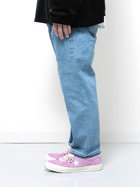 TWIST TAPPERD DENIM PANTS