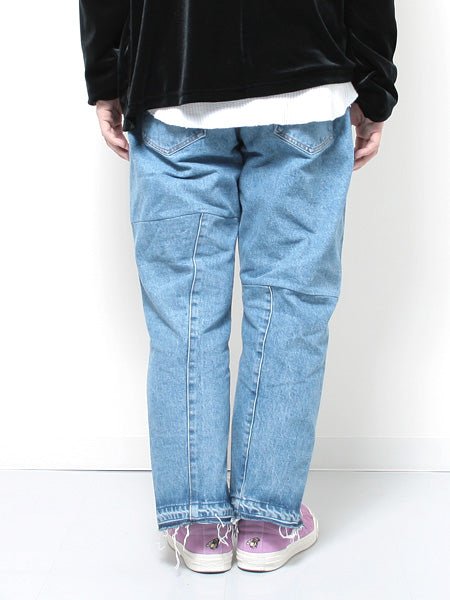 TWIST TAPPERD DENIM PANTS