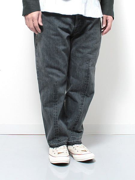 TWIST TAPPERD DENIM PANTS