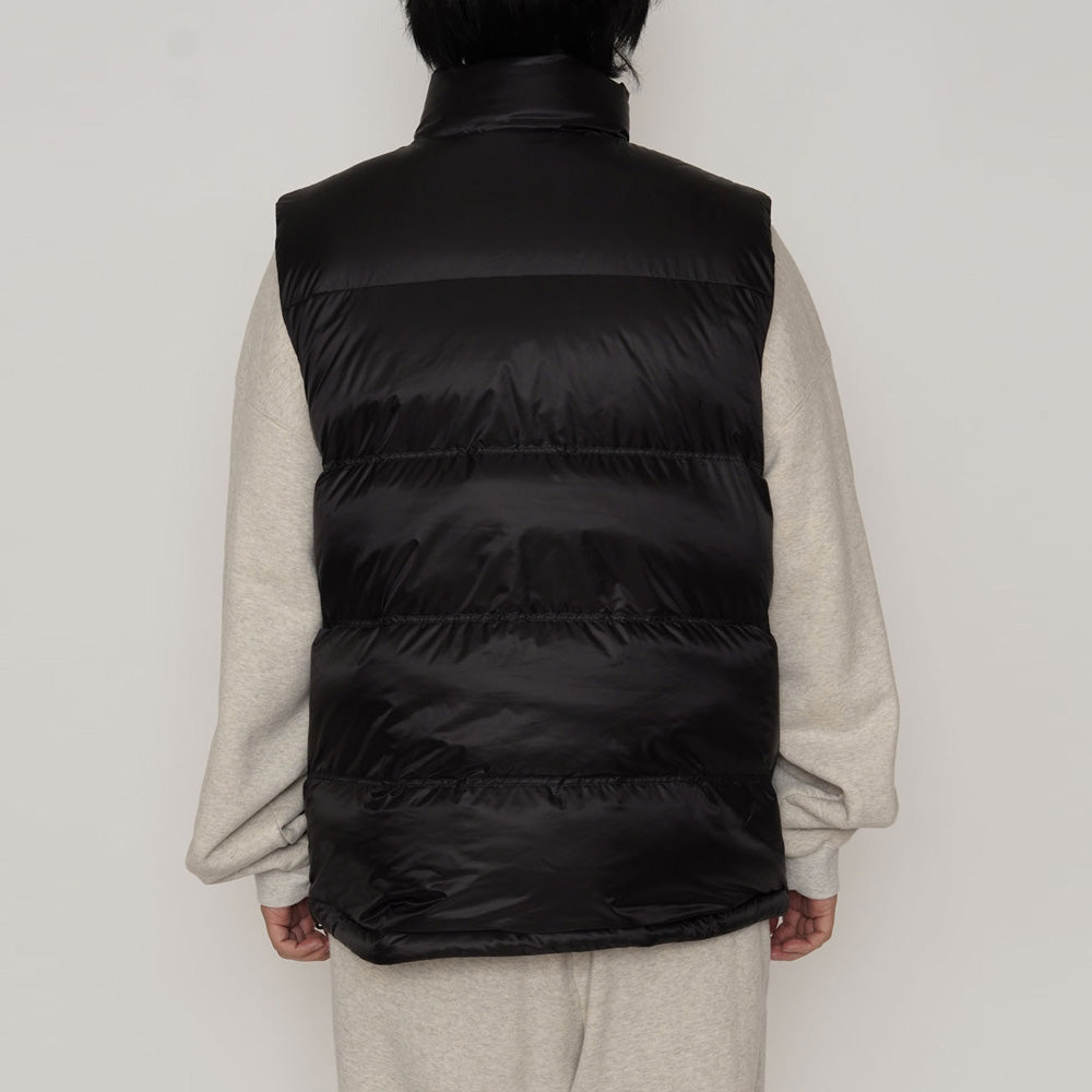 REVERSIBLE PACKABLE DOWN VEST
