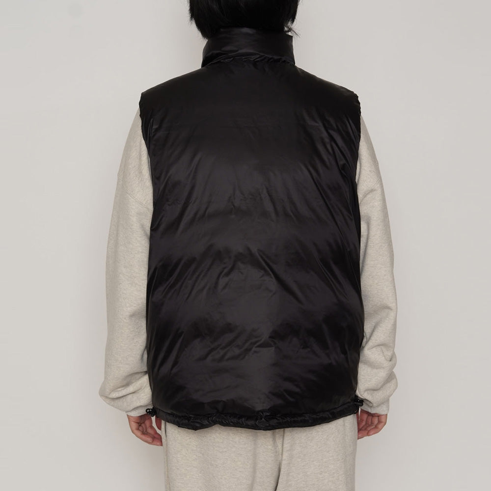 REVERSIBLE PACKABLE DOWN VEST