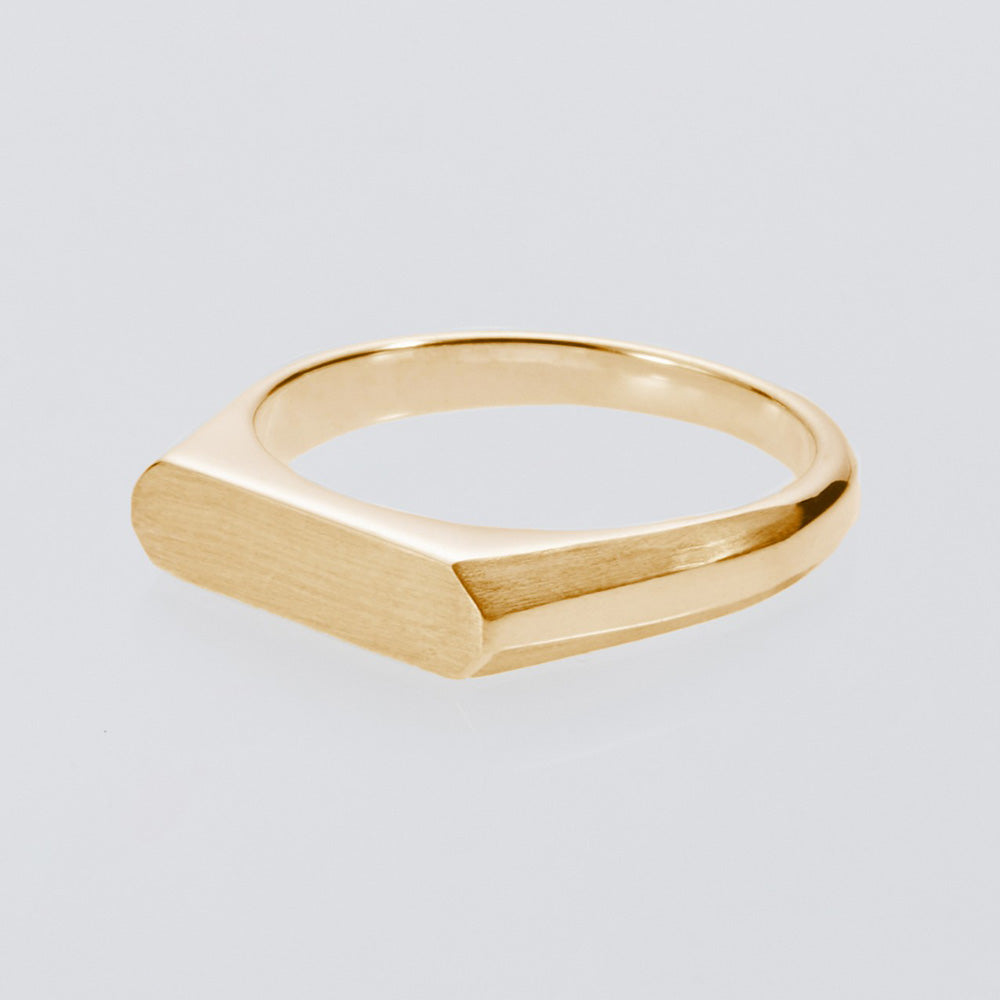 XOLO JEWELRY Signet Ring with Hair Line - Thin - Gold - XOR120