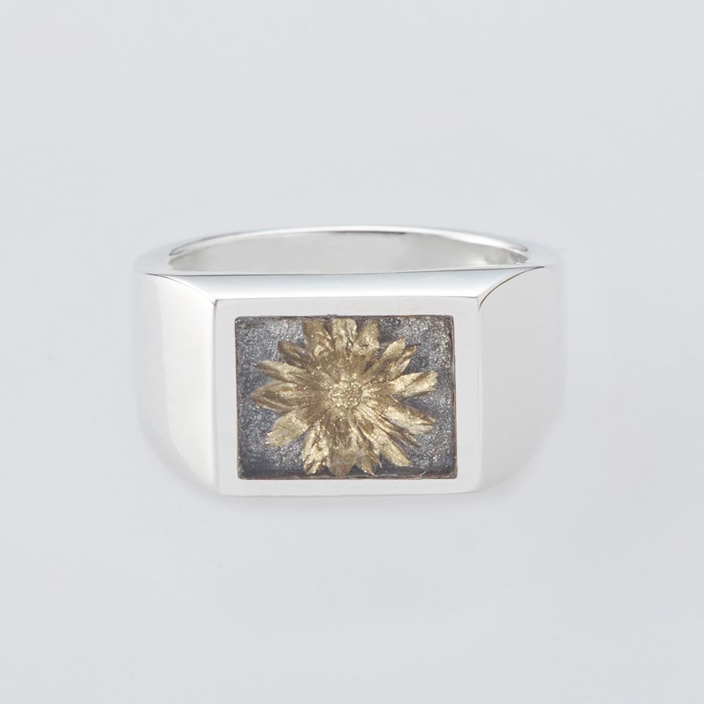 Signet Ring with Gray &amp; Gold Flower 26ssmae