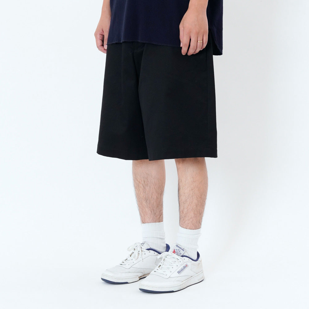 NO TUCK CHINO SHORTS
