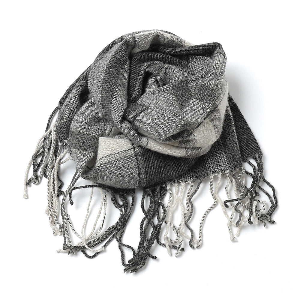 AMISH PATTERN FRINGE STALL