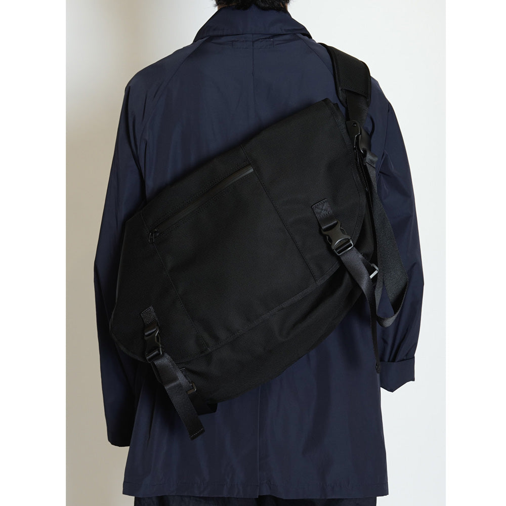 UNIVERSAL PRODUCTS (ユニバーサルプロダクツ) NEW MESSENGER BAG 261