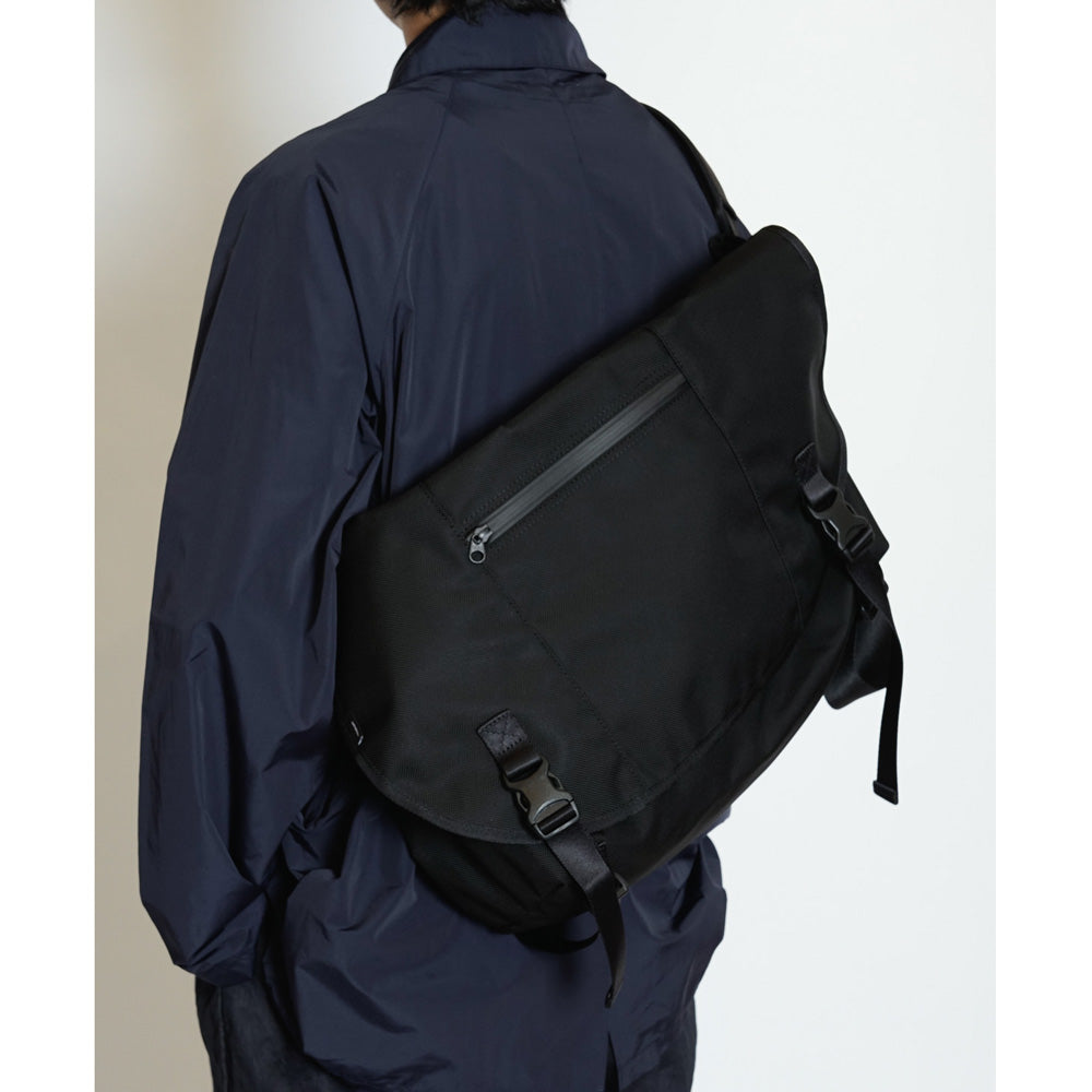 UNIVERSAL PRODUCTS (ユニバーサルプロダクツ) NEW MESSENGER BAG 261