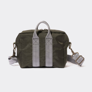 カラー: OLIVE