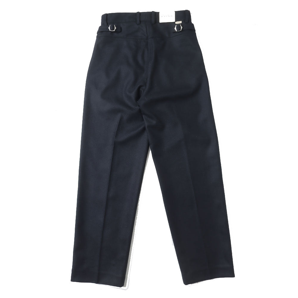 One Tuck Side Adjustable Pants